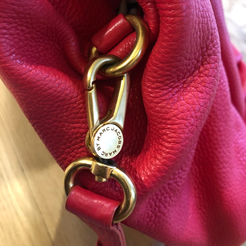 cherry red MARC BY MARC JACOBS purse with gold hardware - Picture 10 of 17